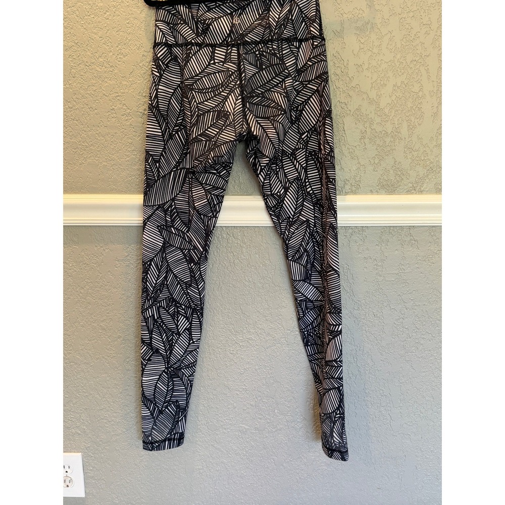 Lululemon High Rise Leggings Black White Abstract Print Athletic‎ Pants